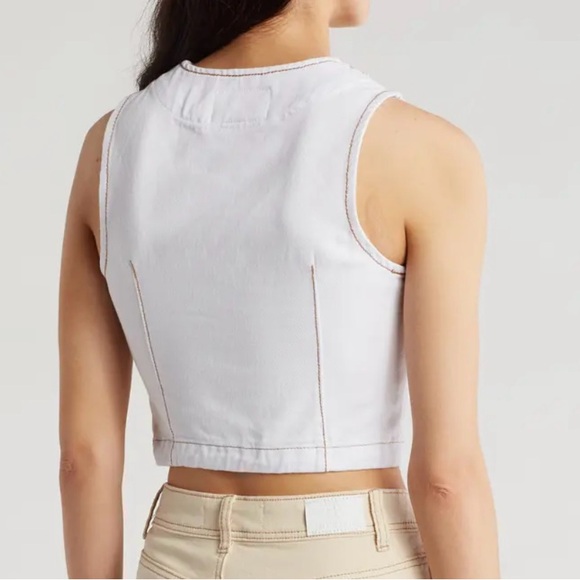 ✨ 4 FOR $15 ✨ Denim Vest Top - Picture 2 of 3